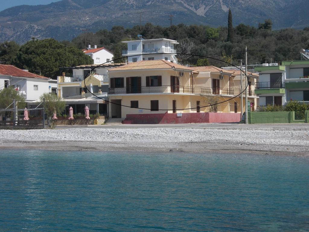 Akrogiali Beach Apartments Exterior photo
