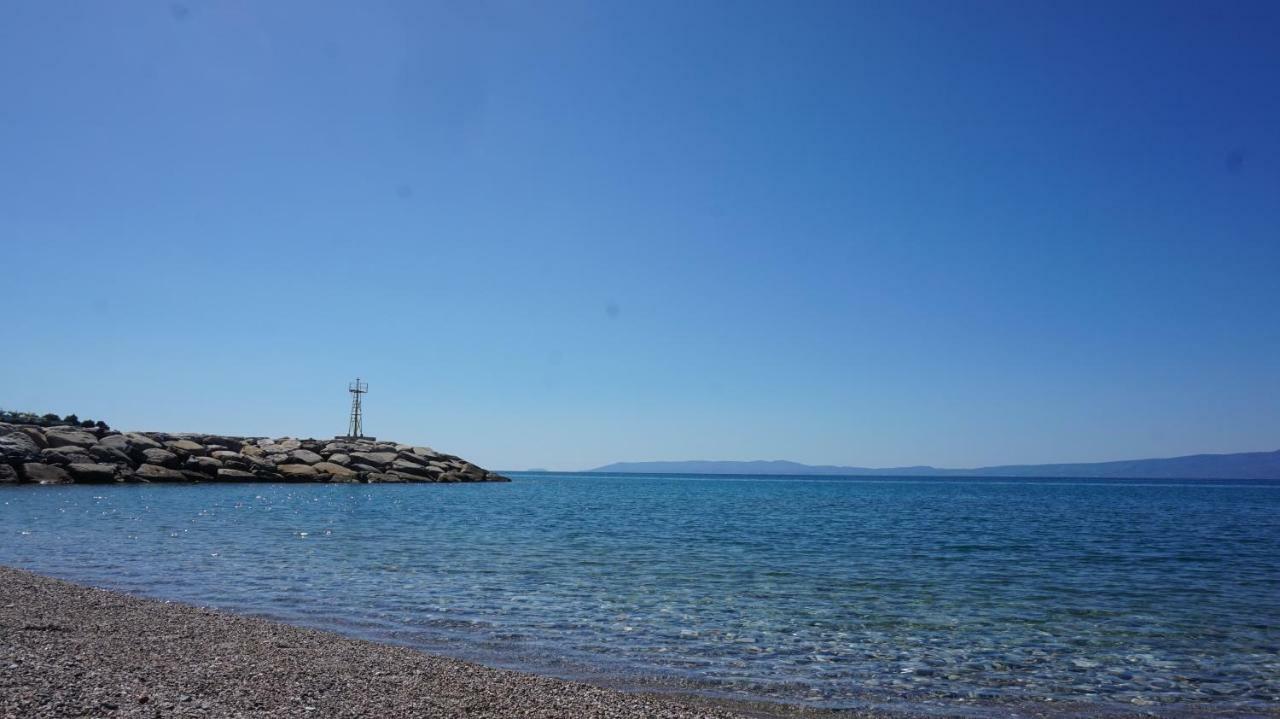 Akrogiali Beach Apartments Exterior photo